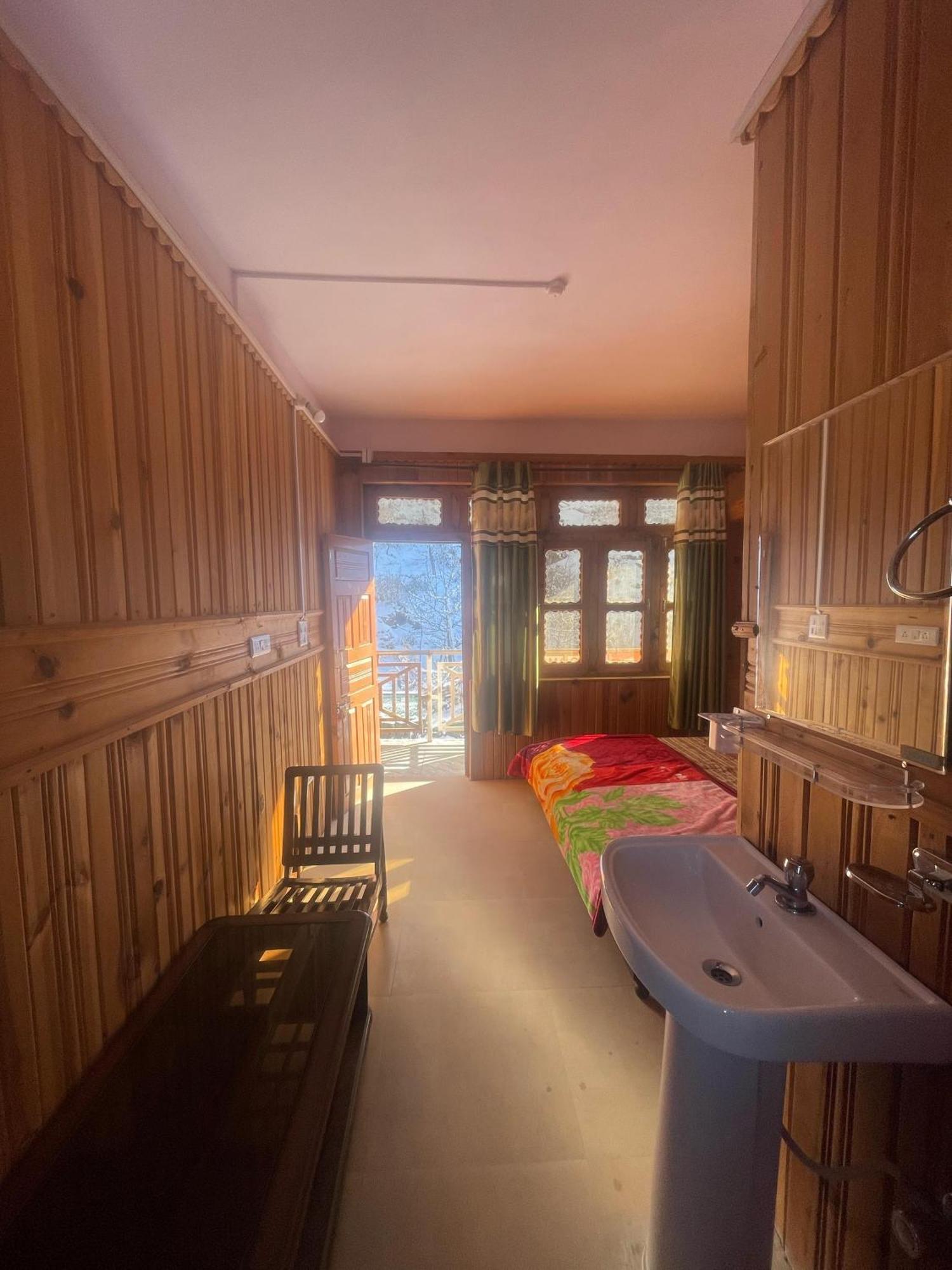 Hotel Sss The Chanshal Retreat Khashdhār Eksteriør bilde